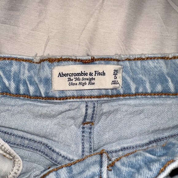 Abercrombie & Fitch '90s Straight Ultra High Rise Jeans - Picture 3 of 6